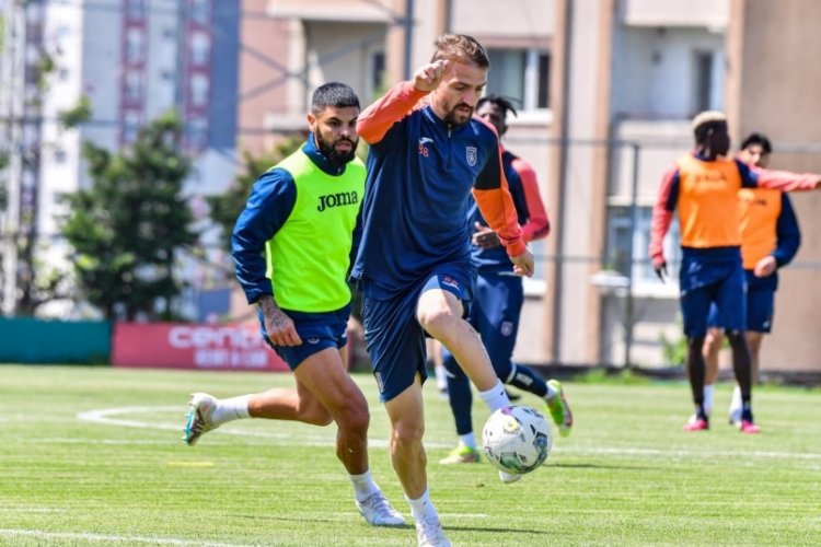 Başakşehir'de hazırlıklar s&uuml;r&uuml;yor