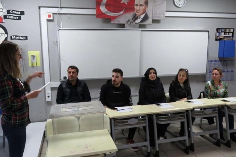 Sandık g&ouml;revlileri yemin ederek g&ouml;reve başladılar