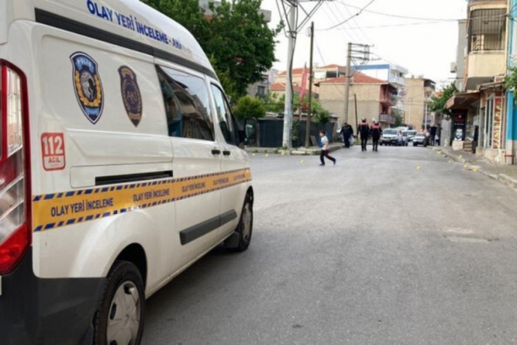 İzmir'de komşuların &ccedil;atışmasında 13 yaşındaki &ccedil;ocuk can verdi