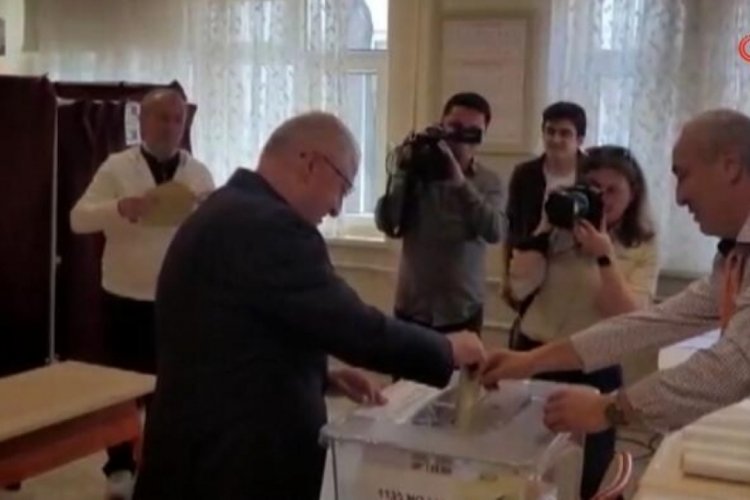 Genelkurmay Başkanı G&uuml;ler ve eşi oyunu kullandı