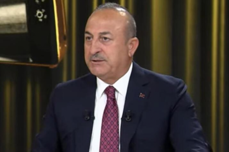 Dışişleri Bakanı &Ccedil;avuşoğlu oyunu kullandı