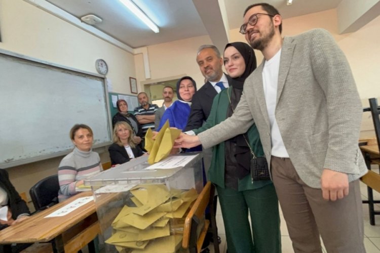 Alinur Aktaş ve ailesi sandık başında&nbsp;