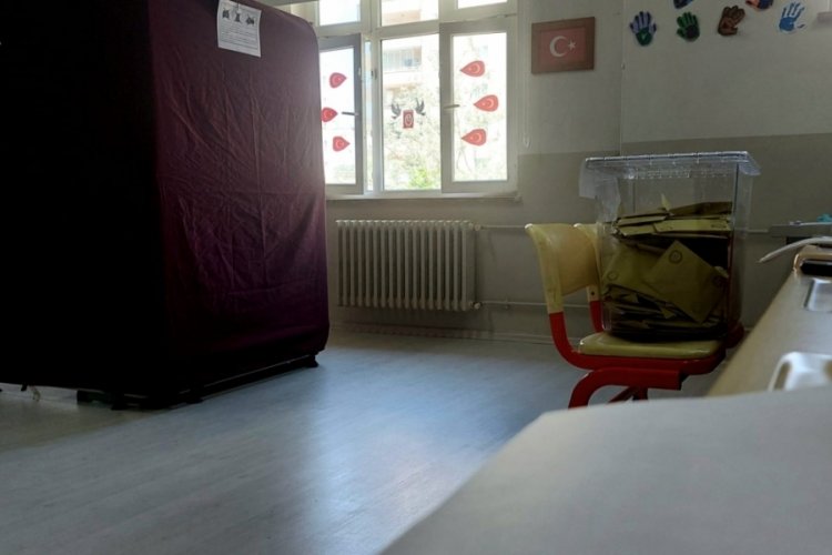 Bursa'da Belediye Başkanları oylarını kullandı