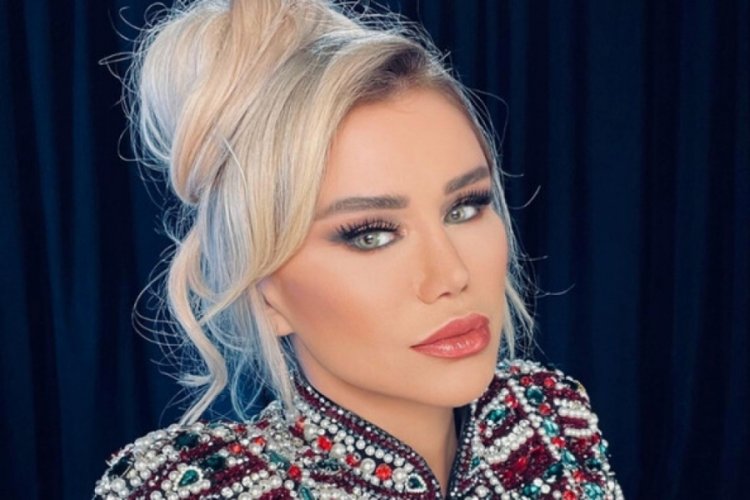 Ceylan sandık başında poz verdi