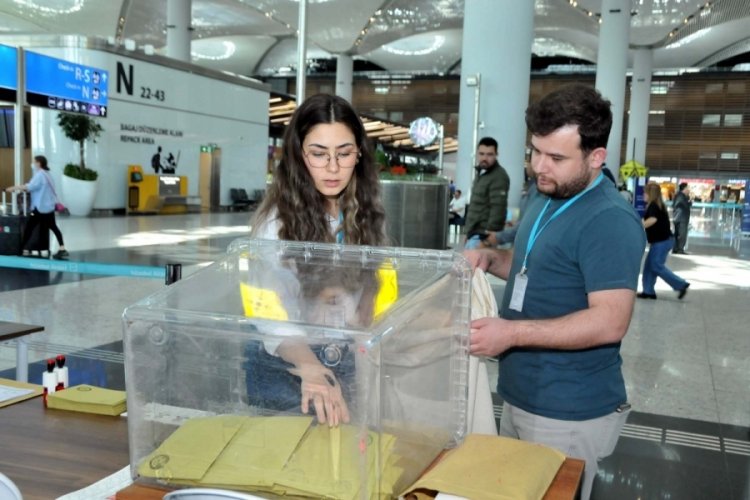 İstanbul Havalimanı'nda 20 bin T&uuml;rk vatandaşı oy kullandı