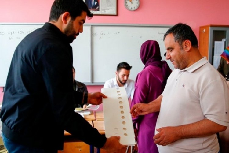 G&ouml;rme engelliler oylarını &ouml;zel şablonla kullandı