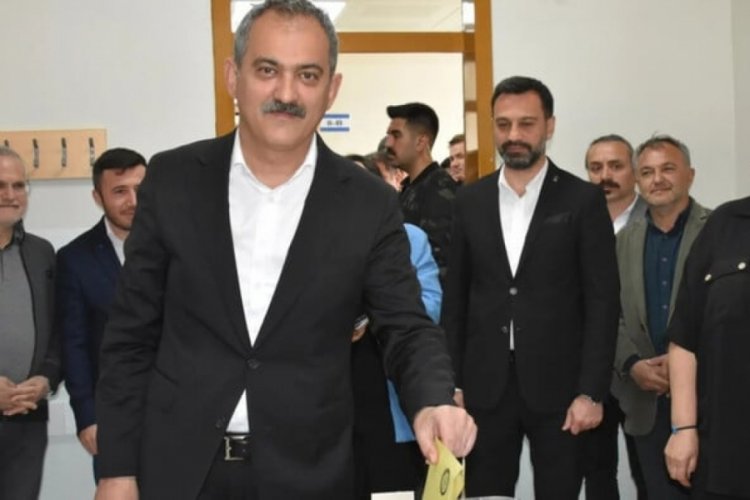 MEB Bakanı Mahmut &Ouml;zer'in sandığından Erdoğan &ccedil;ıktı