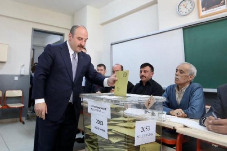 Bakan Varank'ın oy kullandığı sandıktan Erdoğan &ccedil;ıktı