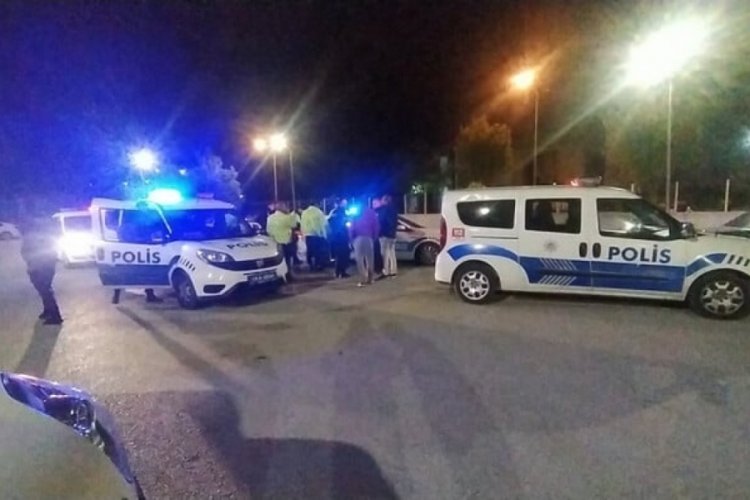 &Ccedil;orum'da polis otosuna &ccedil;arpıp ka&ccedil;an s&uuml;r&uuml;c&uuml; yakalandı