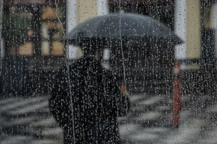 Bursa'ya g&ouml;k g&uuml;r&uuml;lt&uuml;l&uuml; sağanak uyarısı!