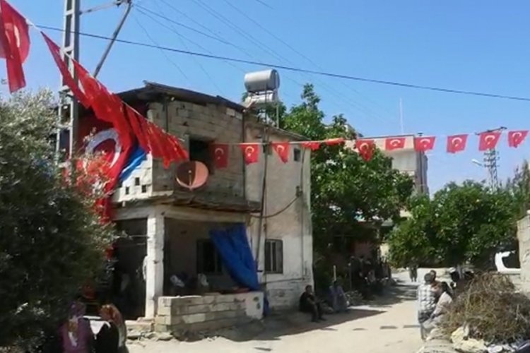 Şehit Serkan &Ouml;lmez'in acı haberi babaevine ulaştı