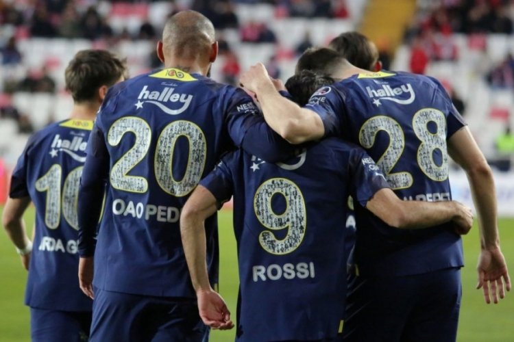 Fenerbah&ccedil;e'den b&uuml;y&uuml;k başarı! D&uuml;nya devlerini geride bıraktı