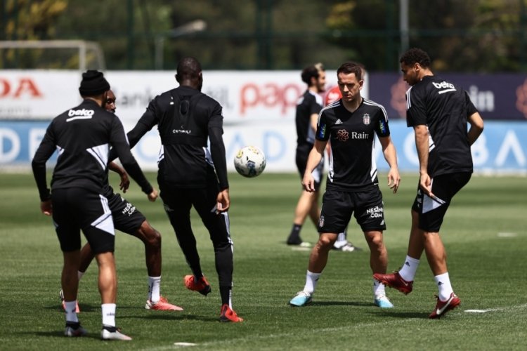 Beşiktaş, Adana Demirspor hazırlıklarını s&uuml;rd&uuml;rd&uuml;