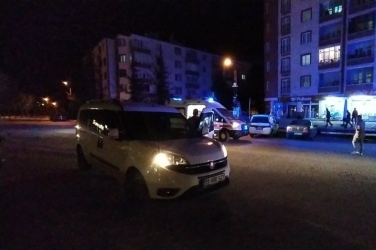 &Ccedil;orum'da bı&ccedil;aklı kavga: 3 yaralı