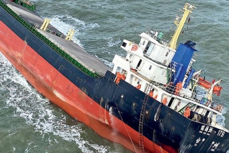 &Ccedil;in balık&ccedil;ı gemisi Hint Okyanusu'nda alabora oldu