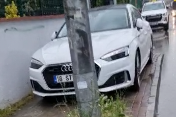 Bursa'da kaldırımlar işgalde!