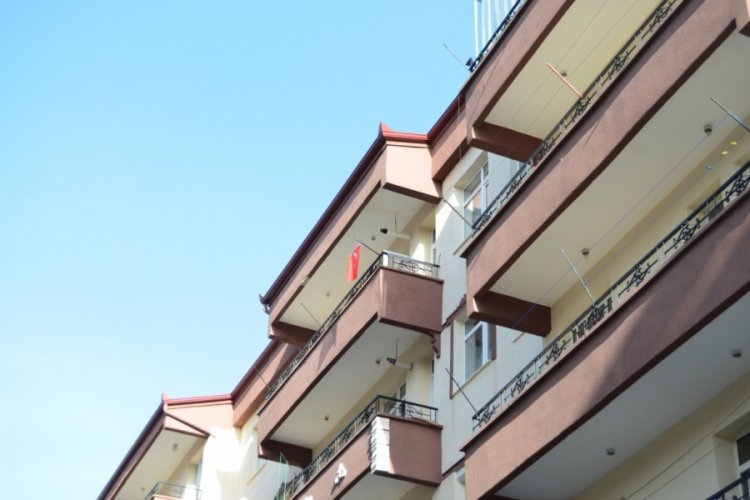 Aksaray'da 5'inci kattan d&uuml;şerek hayatını kaybetti