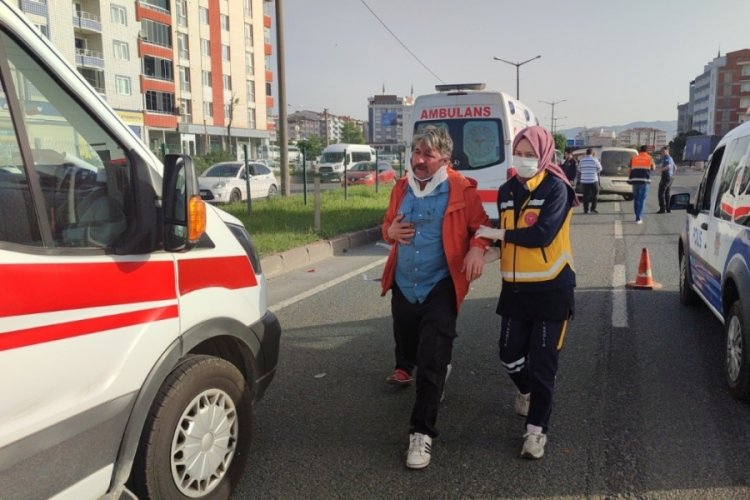 Bursa'da yol verme tartışması kazaya neden oldu: Yaralılar var