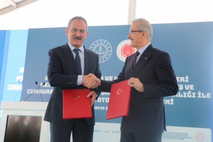 '&Ouml;zdemir Bayraktar'ın adı T&uuml;rkiye'nin ilk havacılık ve uzay lisesine verildi