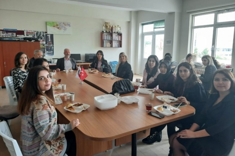 Nil&uuml;fer Kayapa Şehit Jandarma Er Ey&uuml;p G&uuml;rsoy İlkokulu ve Ortaokulu yıldızlaşıyor