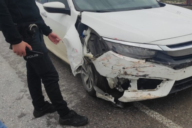 Sakarya'da iki otomobil &ccedil;arpıştı