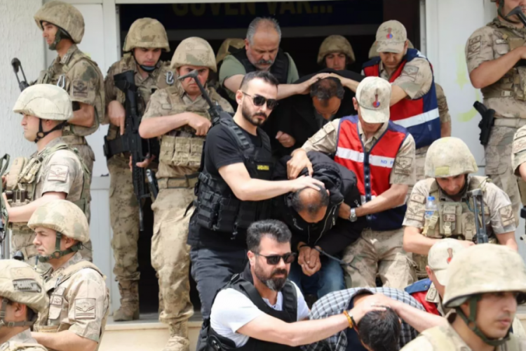 Mardin'de Irak uyruklu kişileri yağmalayan 6 kişi g&ouml;zaltında