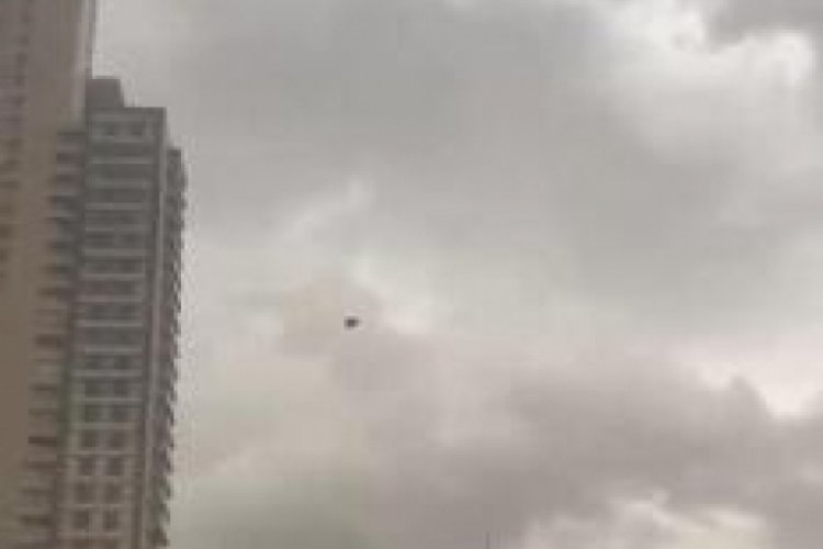 Ankara'da fırtına esnasında koltuk u&ccedil;tu!