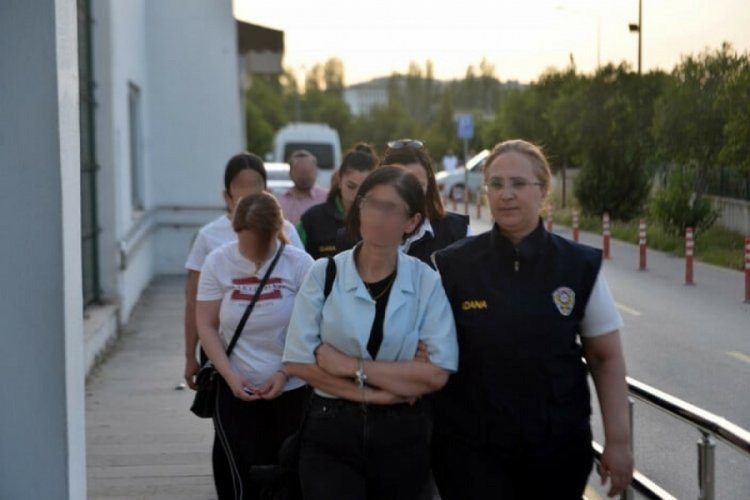 Adana'da depremzede se&ccedil;mene hakaret eden 8 şahıs yakalandı