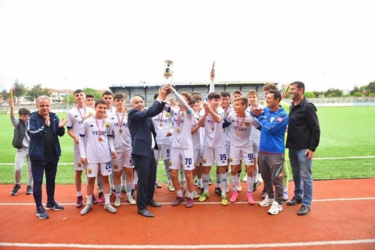 Yenişehir Belediyespor Elit Lige y&uuml;kseldi