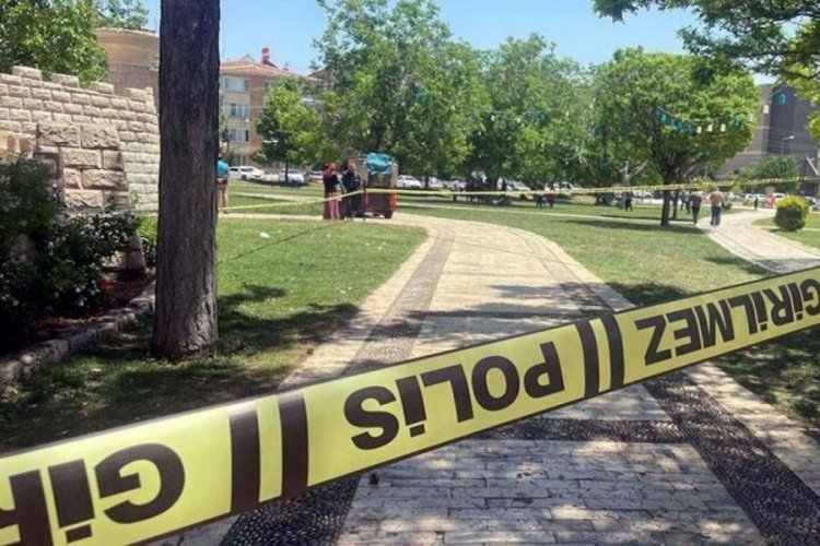 17 yaşındaki H&uuml;seyin parkta kalbinden bı&ccedil;aklandı