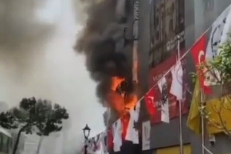 İzmir'de bir lokanta alev alev yandı