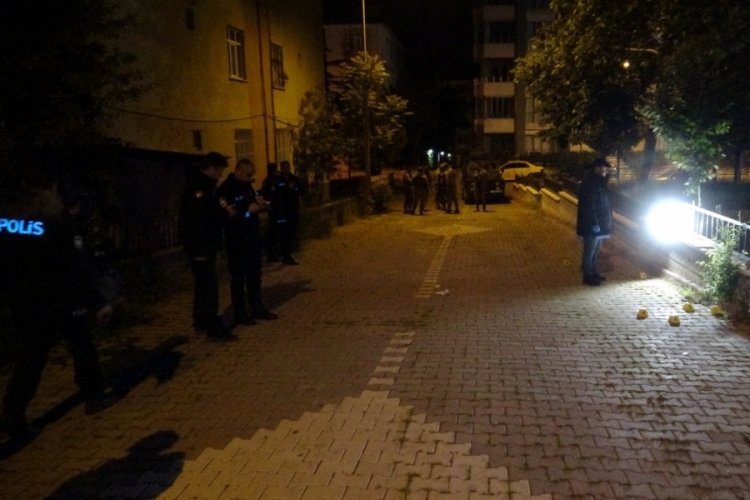 Tartıştığı şahısların &uuml;zerine kurşun yağdırdı: 3 yaralı