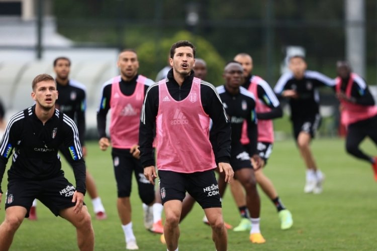 Beşiktaş, Adana Demirspor ma&ccedil;ı hazırlıklarını s&uuml;rd&uuml;rd&uuml;