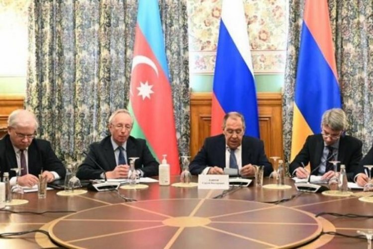 Moskova'da &uuml;&ccedil;l&uuml; g&ouml;r&uuml;şme