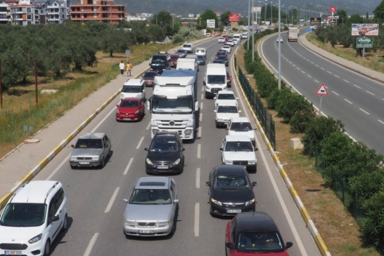 Bursalılar Edremit K&ouml;rfezi'ne akın etti
