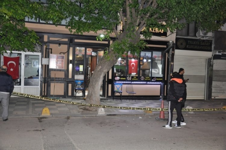 Kebap&ccedil;ıda &ccedil;ıkan hesap tartışması kanlı bitti
