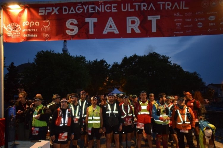 Bursa'da Cumhuriyet'in 100. yılında 100 kilometre koşuyorlar