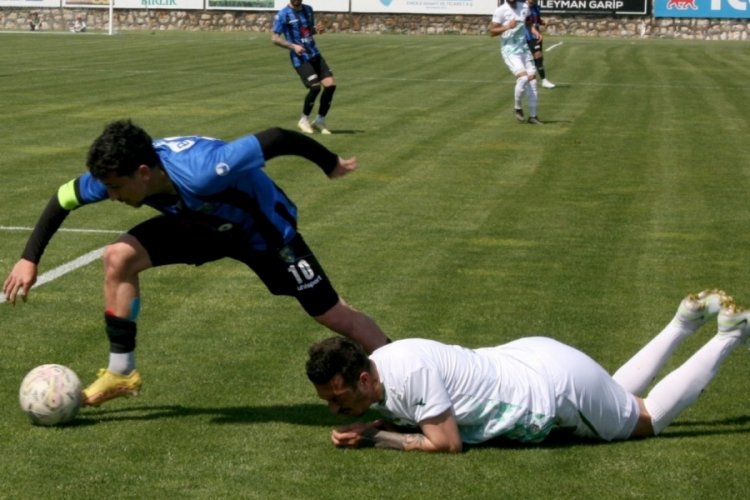 Karacabey Belediyespor ligi galibiyetle bitirdi