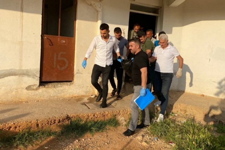 Antalya'da eşini bı&ccedil;aklayarak &ouml;ld&uuml;ren adam yakınlarını aradı