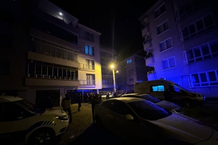 Zonguldak'ta &ccedil;atıya &ccedil;ıkan genci ekipler ikna etti