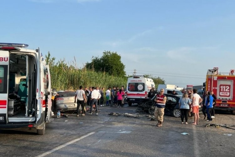 Hatay'da korkun&ccedil; kaza: 2 &ouml;l&uuml;, 4 yaralı