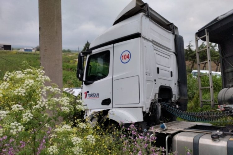 Balıkesir Bandırma'da  trafik kazası: 1 &ouml;l&uuml;, 3 yaralı