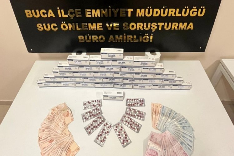 İzmir'de 2 uyuşturucu tacirleri polisten ka&ccedil;amadı