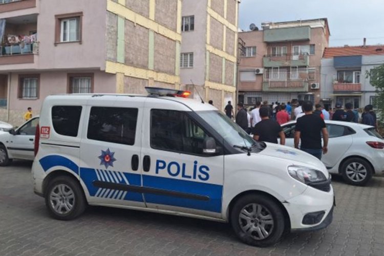 Manisa'da iki aile arasında kavga: 1'i polis 8 yaralı