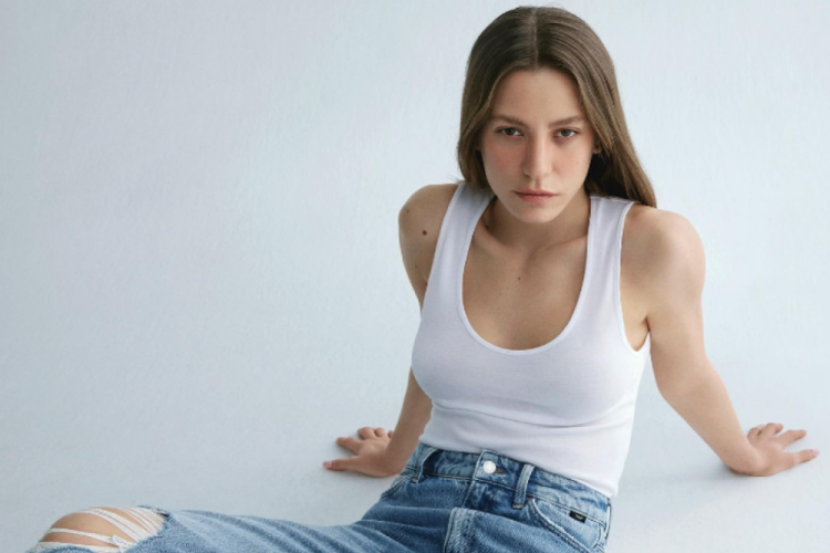 Serenay Sarıkaya'nın videosu g&uuml;ndem oldu!