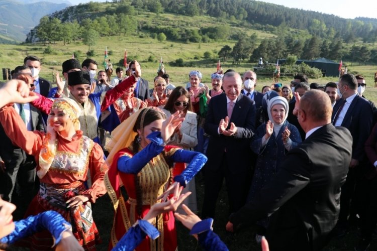 Erdoğan: T&uuml;rkiye gibi bir vatanımız olduğu i&ccedil;in ne kadar ş&uuml;kretsek azdır