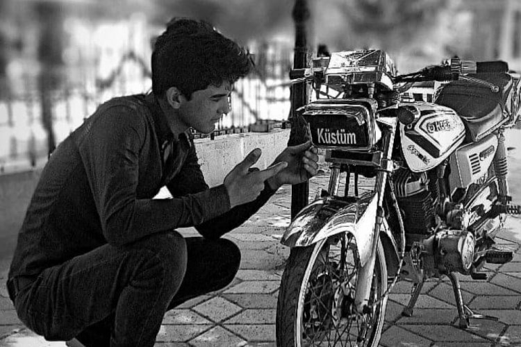 Aksaray'da motosiklet minib&uuml;se arkadan &ccedil;arptı: 1 &ouml;l&uuml;