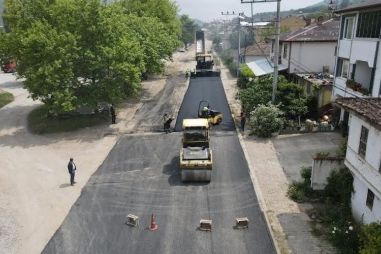 Bursa İznik'te bozulan yollar yenileniyor