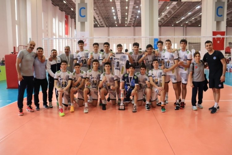 Arkas Spor'un gen&ccedil;leri namağlup şampiyon oldu