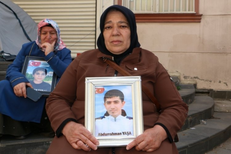 Evlat n&ouml;betindeki annelerinin n&ouml;beti kararlılıkla s&uuml;r&uuml;yor